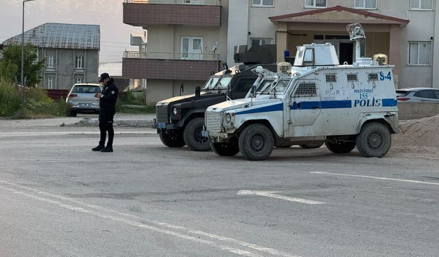 Mahallede iki grup arasında bıçaklı kavga: 5 Yaralı