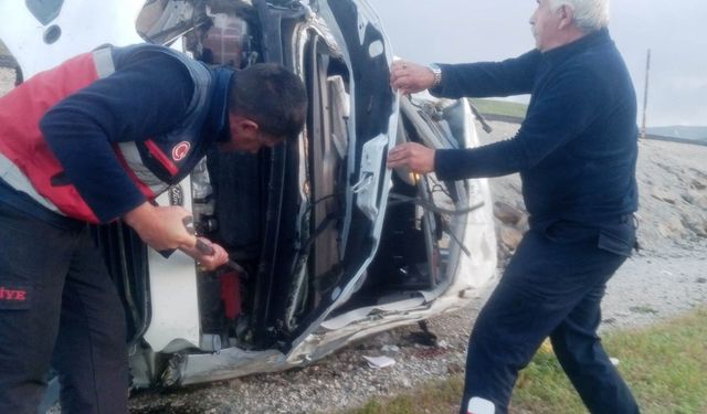 Van yolunda araç şarampole yuvarlandı: 1 yaralı