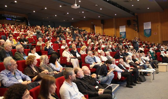 Cumhuriyetin Demokratik Dönüşüm Konferansında “Toplumsal Sözleşme” Vurgusu