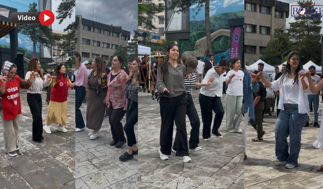 Van’da Kadınlar Yağmura Rağmen Halayla Coştu