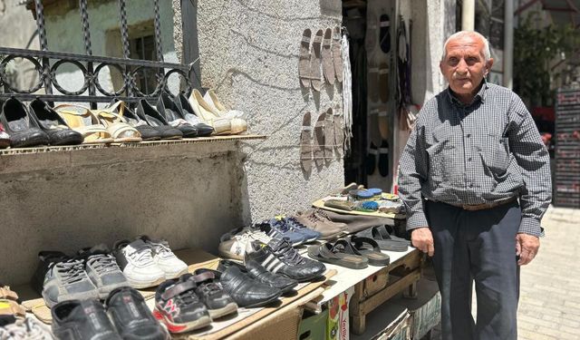 72 Yaşında, 50 Yıldır Aynı Dükkanda: 10 Kişilik Ailenin Geçim Yükünü Omuzluyor: