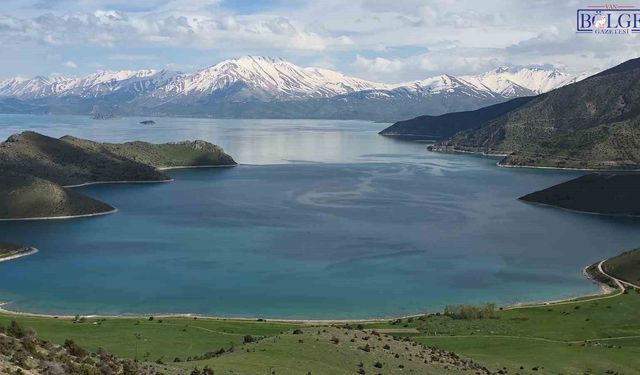 Göl manzaraları doğaseverleri büyülüyor! Van'ın koyları nerede?