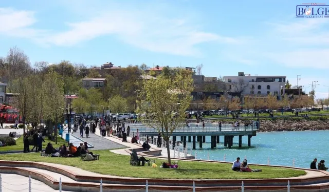 Meteoroloji Uyardı: Sıcaklıklar Rekora Koşuyor! Van’da 5 Günlük Hava Durumu