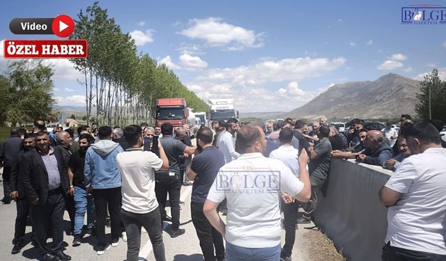 Van'da Kaza Sonrası Sert Tepki: Mahalleli Karayolunu Trafiğe Kapattı