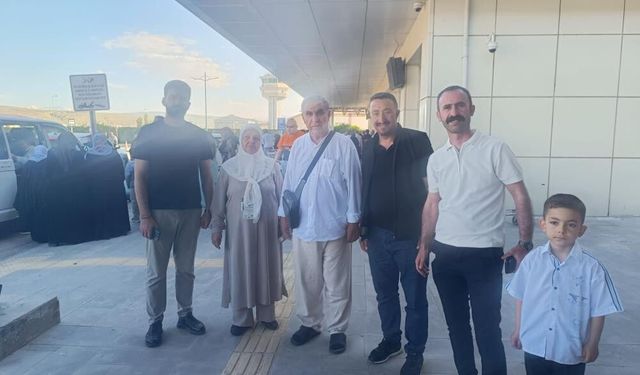 Kutsal yolculuğa giden hacılar Van'da dualarla karşılandı
