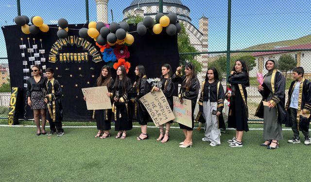 Erek TOKİ İlkokulu ve Ortaokulu'nda coşkulu mezuniyet töreni