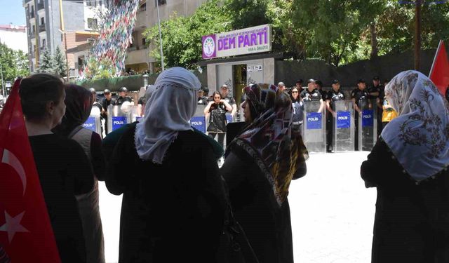 Van’daki Evlat Nöbetinde Yeni Açıklama! “İki Haftada İki Evladımız Geldi”
