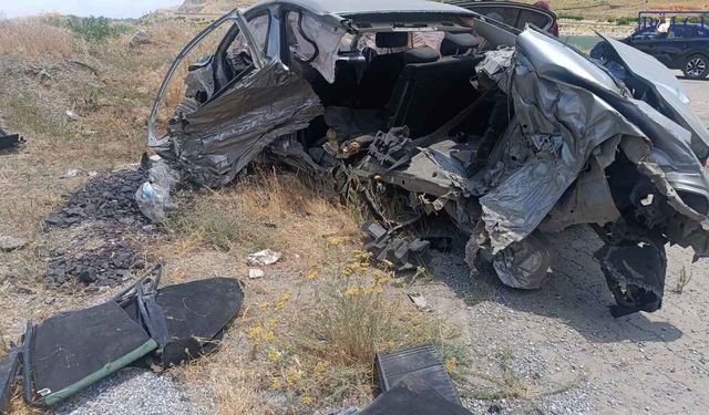 Tatvan-Van Karayolunda Zincirleme Kaza: 8 Yaralı