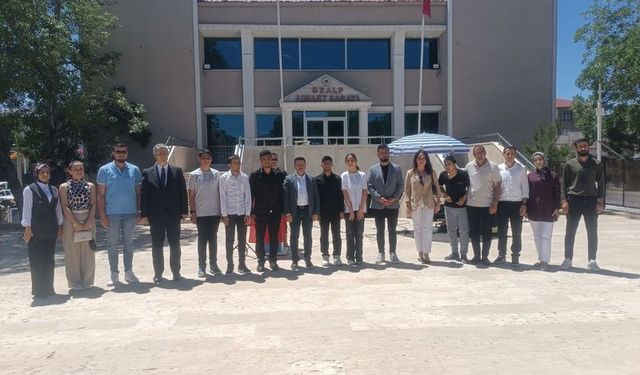 Özalp’ta Kaymakam Rahmi Bulut Konvoyla Uğurlandı