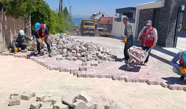 Van'da Yol ve Altyapı Çalışmaları Sürüyor