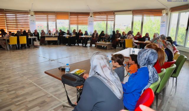 Edremit Sahili Müzikle Şenlendi! Van Türküleri Geceye Damga Vurdu