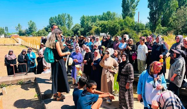 Van’da kadınlar için tarih ve doğa buluşması Gerçekleştirildi!