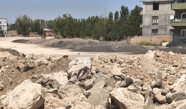 Van’da Yıllardır Bitmeyen Yol Çalışmaları Tepki Çekiyor