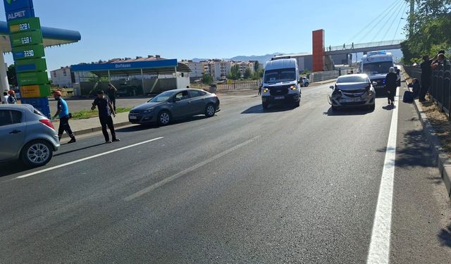 Bingöl yolunda can pazarı: 3 araç birbirine girdi, 5 yaralı