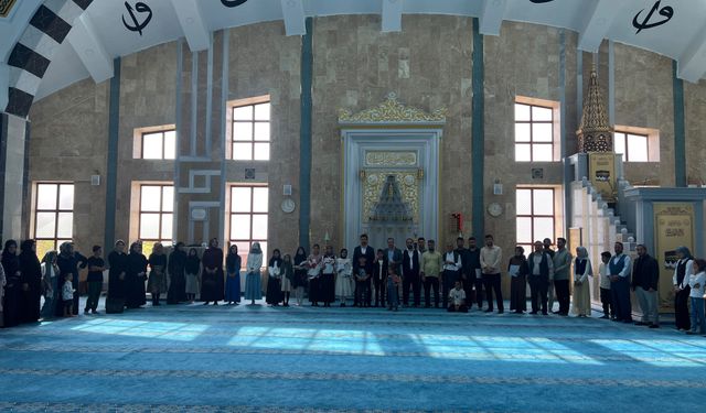 Kur’an kursu öğrencileri hadis-i şerifleri ezbere okudu