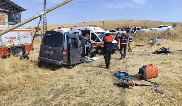Elazığ’da korkutan kaza! Hafif ticari araç tarlaya uçtu: 5 yaralı