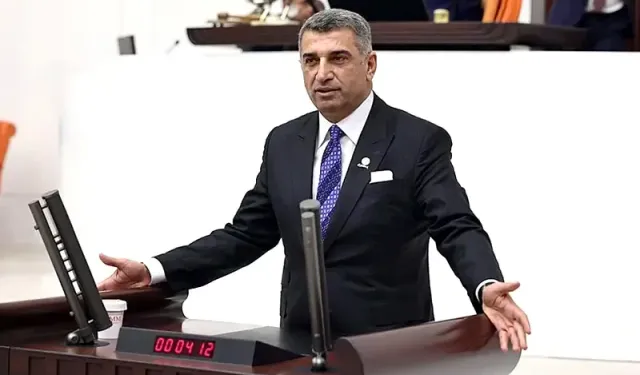 CHP’li Gürsel Erol’dan Festivalde Açılan Bayrağa Tepki