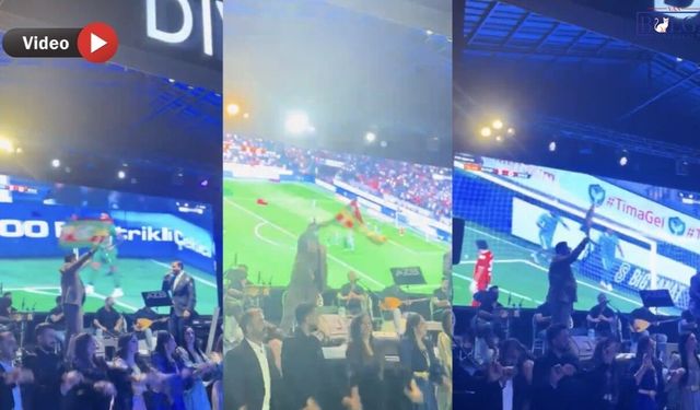 Van’da Düğünde Hem Halay Çekildi, Hem Amedspor İzlendi! Görüntü Gündem Oldu