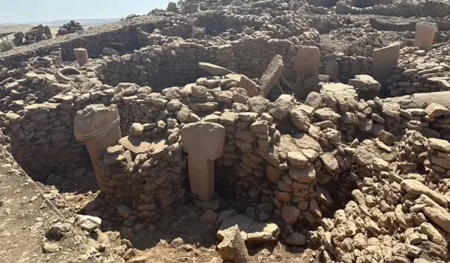 11 bin yıllık akılalmaz keşif! Leoparın sırtındaki insan gün yüzüne çıktı