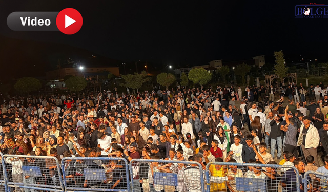 Başkale’de Kültür ve Sanat Festivali’nde Murat Demir ve Hozan Remzi Sahne Aldı