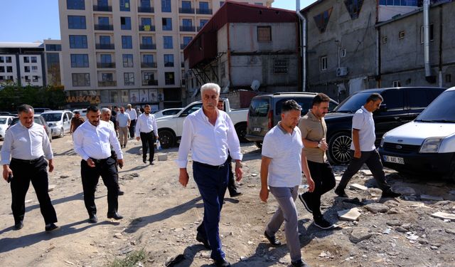 HÜDA PAR Van’da Mülkiyet Sorunu Yaşayan Esnaflarla Bir Araya Geldi