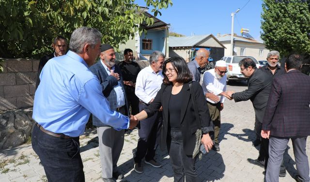 Eşbaşkanlar Tuşba’nın köylerini gezdi, talepleri dinledi