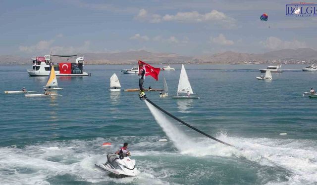 Van’da GölFest heyecanı: Gençler su sporlarında buluştu