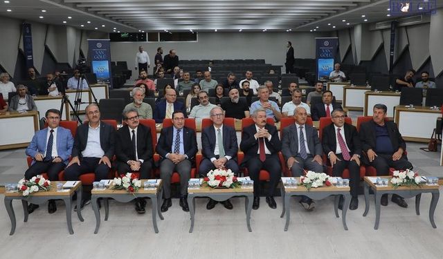 Van TSO tarafından Van Gölü’nün kimliği çıkarıldı