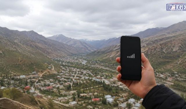 Van’da Bir İlçenin Telefonları Sustu! Ne Çözüm Var Ne Açıklama