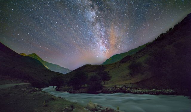 Van’da gecenin en büyüleyici hali! Samanyolu ve Andromeda aynı karede