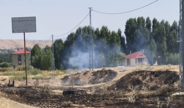 Van'da  yangın paniği! Ekipler kısa sürede söndürdü