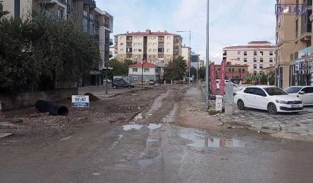 VASKİ'nin altyapı çalışması vatandaşı perişan etti