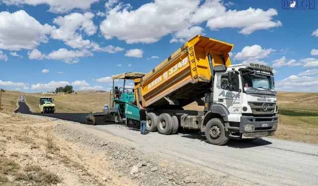 Van’da 5 kilometrelik yol asfaltlanıyor! 5 mezranın ulaşımı rahatlayacak
