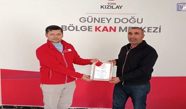 Hakkari’de 11 Kez Kan Bağışladı, Kızılay’dan Ödül Aldı