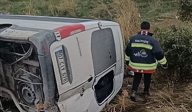 Van’da Minibüs Devrildi: 6 Kişi Yaralandı