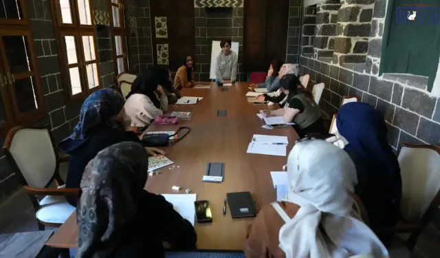 Diyarbakır’da kadınlar için anadilinde okuma yazma kursu