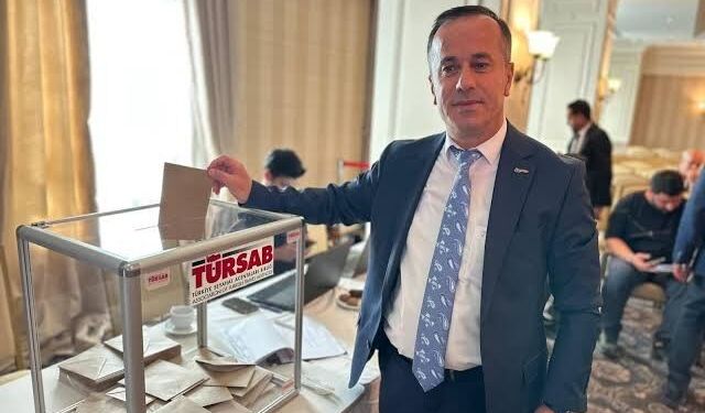 TÜRSAB Başkanı Özgökçe’den Van TSO Başkan Adayı Kandaşoğlu’na destek