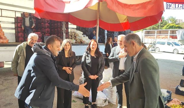 Van’da DEM Parti sebze hali esnafını ziyaret etti