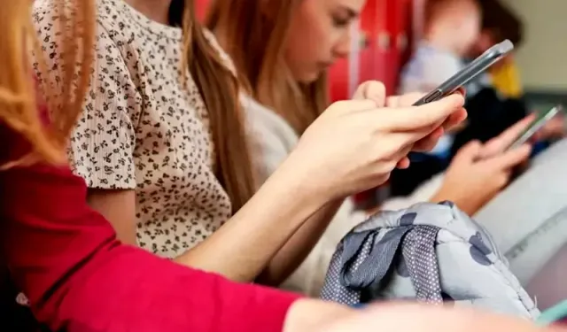 Sosyal Medyada Yeni Dönem Başlıyor: 15 Yaş Altındakileri Neler Bekliyor?