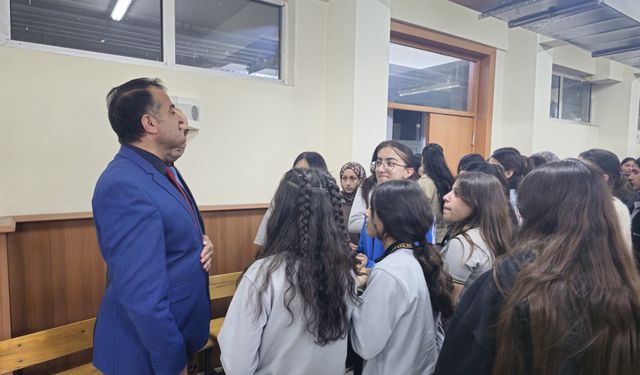 Van’da Öğrencilere Kişisel Gelişim Semineri: Kariyer Yolculuğunda Önemli Buluşma