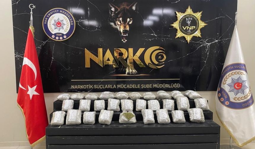 Van'da 12 kilo 900 gram esrar ele geçirildi