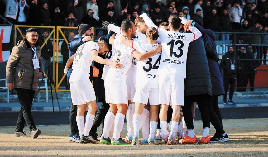 Golcülerin kıyasıya mücadelesi sürüyor