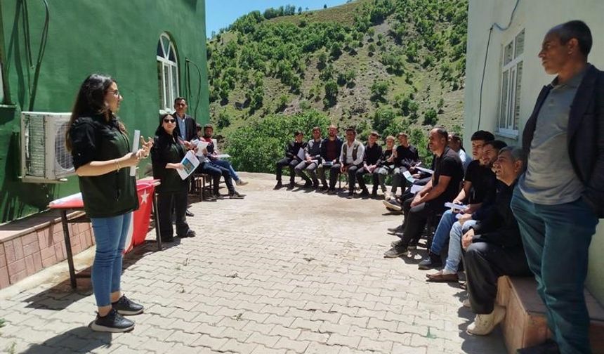 Besiciler şap hastalığı konusunda bilgilendiriliyor