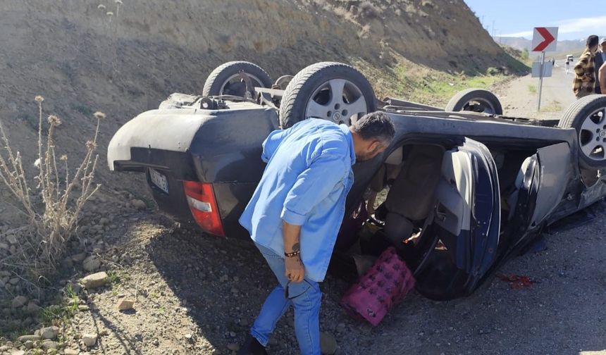 Başkale yolunda trafik kazası: 2 yaralı