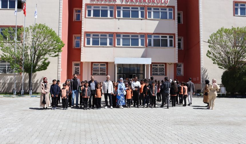 Özalpli Öğrencilerden Üniversite Ziyareti