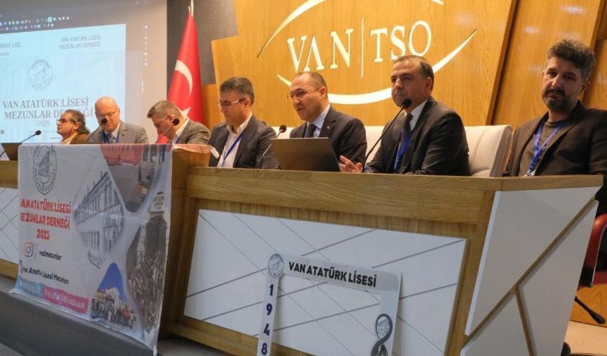 Van Atatürk Lisesi'nde paneller dizisi...