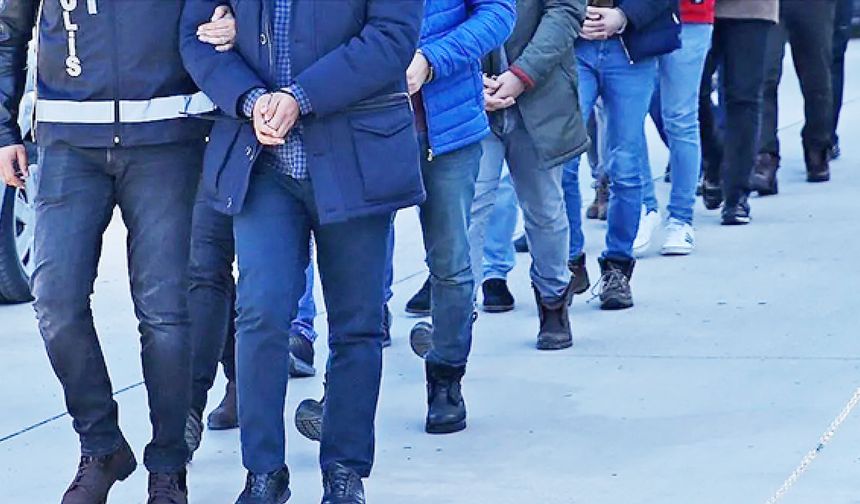 FETÖ'ye operasyon: Aralarında Van da var