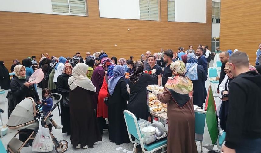 Vanlı kadınlardan Gazze yararına hayır çarşısı...