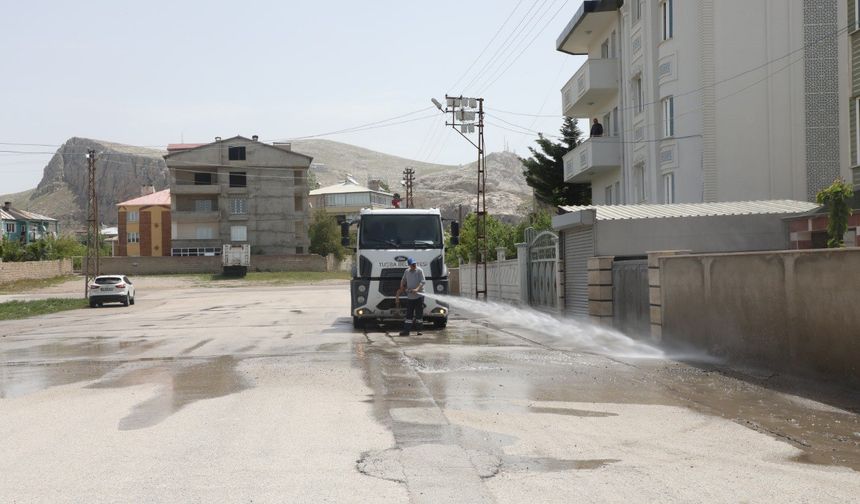 Tuşba Belediyesi’nden Seyrantepe ve İstasyon’da Temizlik Çalışması
