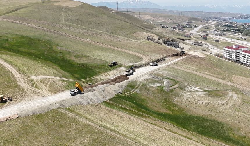 Edremit Belediyesi’nden Yol Yapım Ve Düzenleme Atağı